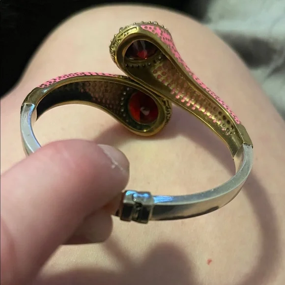 Elegant Pink and Gold Women's Bracelet - Picture 6 of 7